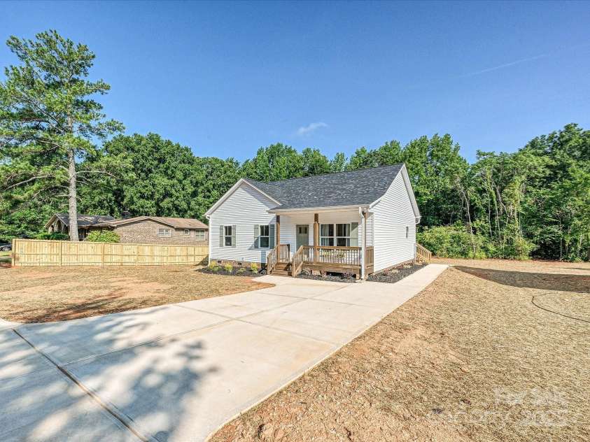 286 Old Pinckney Road, York, SC 29745.  MLS# CAR4274533, YatesRealty ID 25635. 