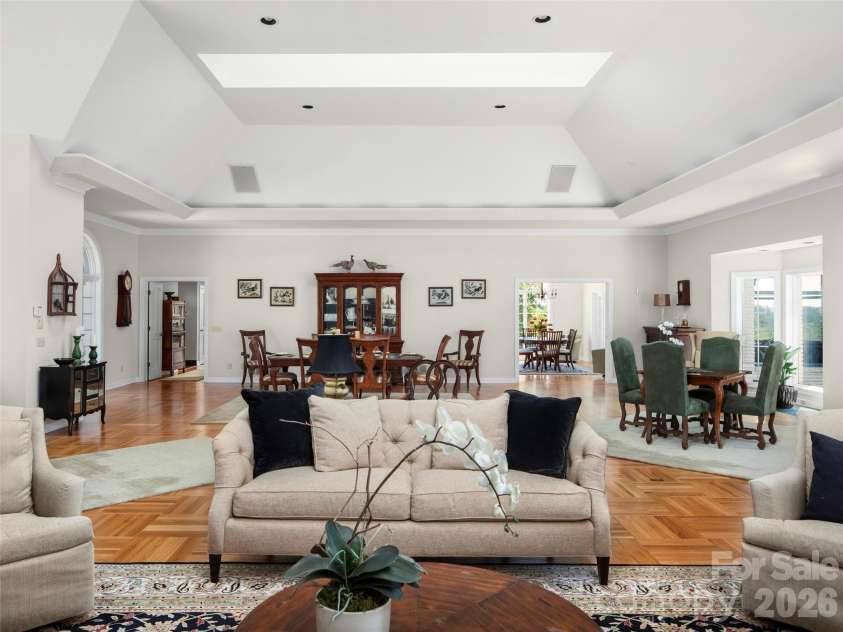 813 Rickel Drive, Hendersonville, NC 28739.  MLS# CAR4382404, YatesRealty ID 25636. 