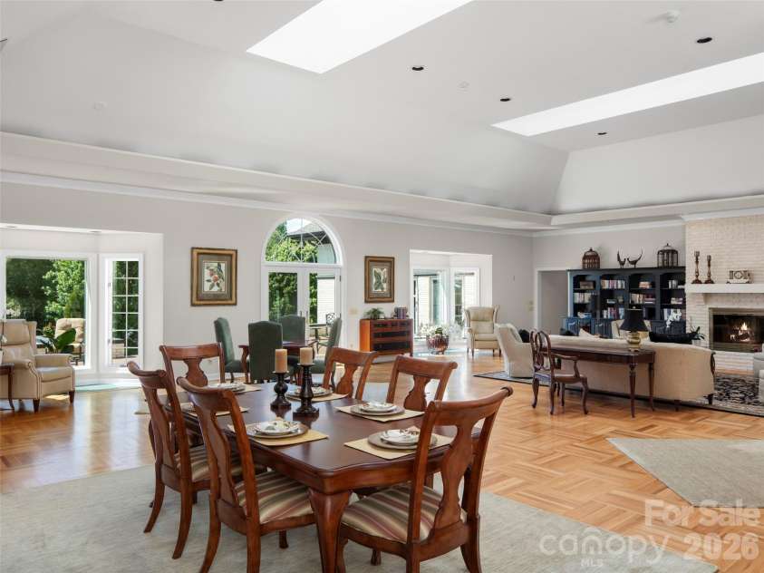 813 Rickel Drive, Hendersonville, NC 28739.  MLS# CAR4382404, YatesRealty ID 25636. 