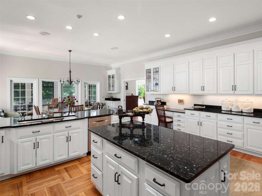 813 Rickel Drive, Hendersonville, NC 28739.  MLS# CAR4382404, YatesRealty ID 25636. 