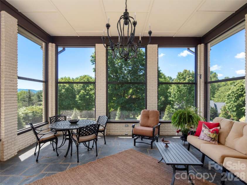 813 Rickel Drive, Hendersonville, NC 28739.  MLS# CAR4382404, YatesRealty ID 25636. 