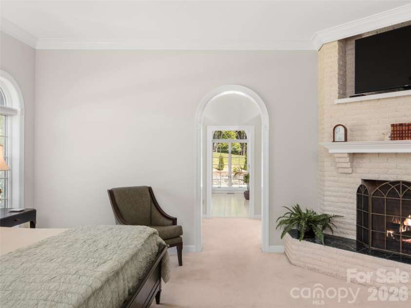 813 Rickel Drive, Hendersonville, NC 28739.  MLS# CAR4382404, YatesRealty ID 25636. 