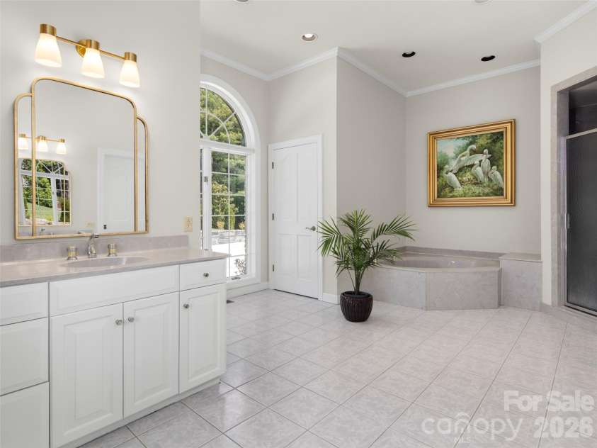 813 Rickel Drive, Hendersonville, NC 28739.  MLS# CAR4382404, YatesRealty ID 25636. 