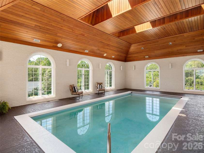 813 Rickel Drive, Hendersonville, NC 28739.  MLS# CAR4382404, YatesRealty ID 25636. 