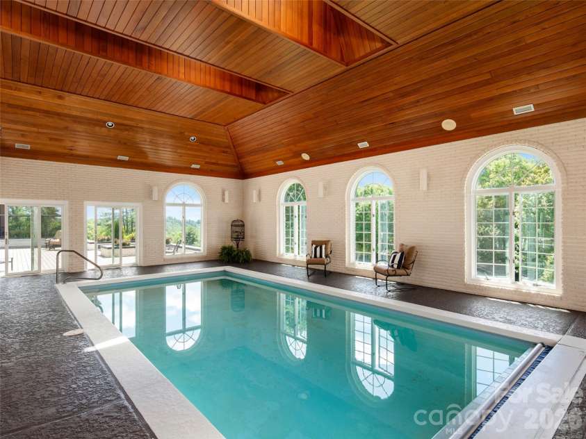 813 Rickel Drive, Hendersonville, NC 28739.  MLS# CAR4382404, YatesRealty ID 25636. 