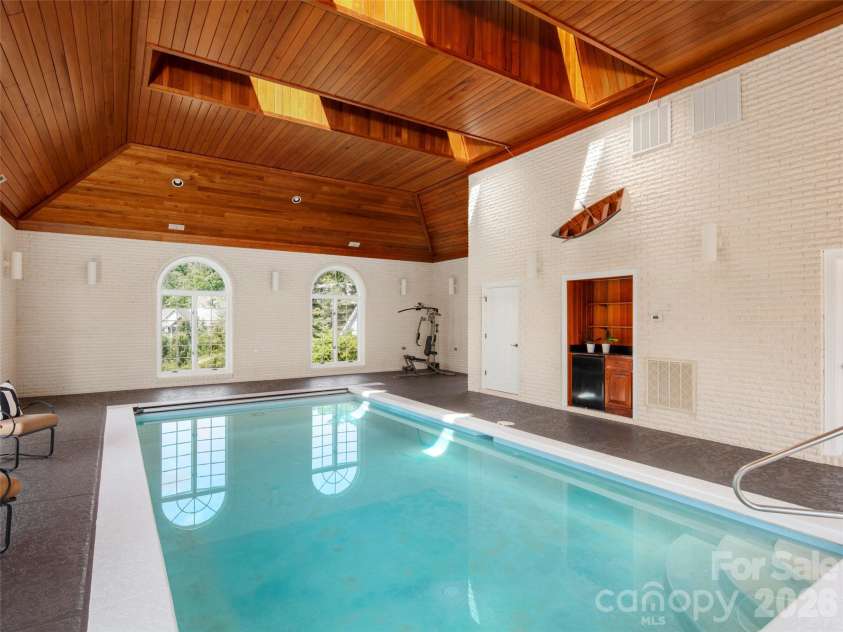 813 Rickel Drive, Hendersonville, NC 28739.  MLS# CAR4382404, YatesRealty ID 25636. 