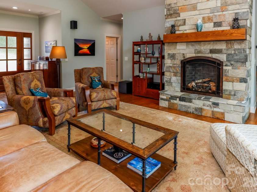 118 McOwenben Pass, Lake Lure, NC 28746.  MLS# CAR4364794, YatesRealty ID 25637. 