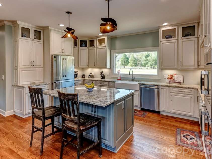 118 McOwenben Pass, Lake Lure, NC 28746.  MLS# CAR4364794, YatesRealty ID 25637. 