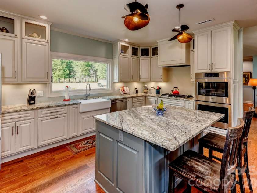 118 McOwenben Pass, Lake Lure, NC 28746.  MLS# CAR4364794, YatesRealty ID 25637. 