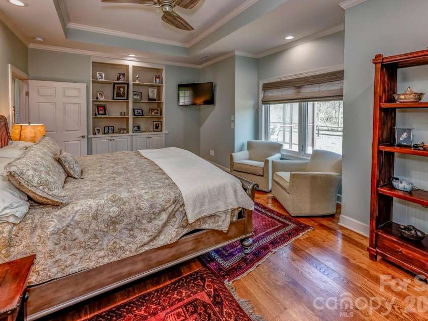 118 McOwenben Pass, Lake Lure, NC 28746.  MLS# CAR4364794, YatesRealty ID 25637. 