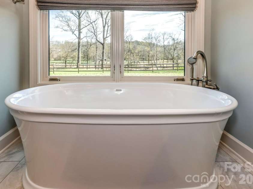 118 McOwenben Pass, Lake Lure, NC 28746.  MLS# CAR4364794, YatesRealty ID 25637. 