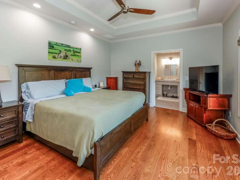 118 McOwenben Pass, Lake Lure, NC 28746.  MLS# CAR4364794, YatesRealty ID 25637. 