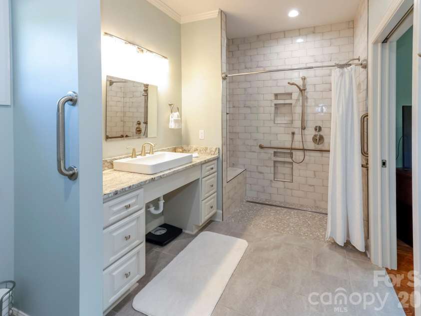 118 McOwenben Pass, Lake Lure, NC 28746.  MLS# CAR4364794, YatesRealty ID 25637. 