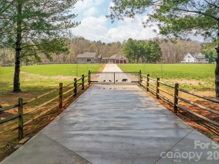 118 McOwenben Pass, Lake Lure, NC 28746.  MLS# CAR4364794, YatesRealty ID 25637. 