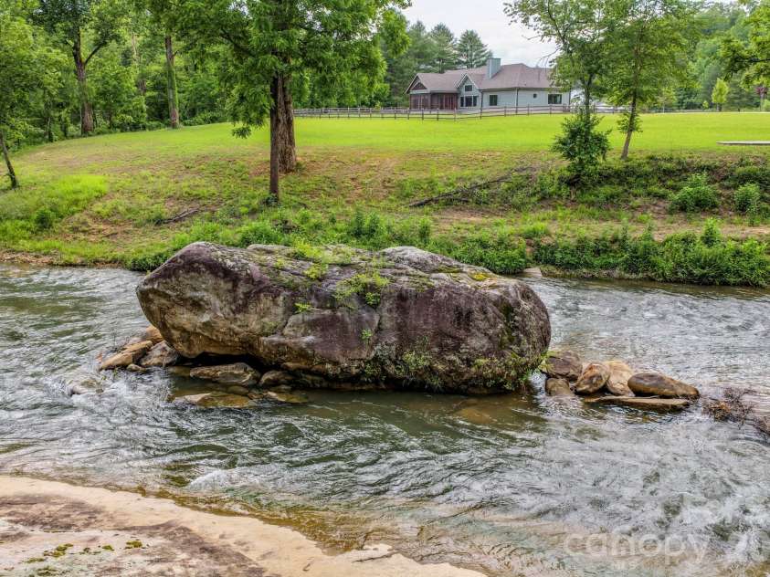 118 McOwenben Pass, Lake Lure, NC 28746.  MLS# CAR4364794, YatesRealty ID 25637. 