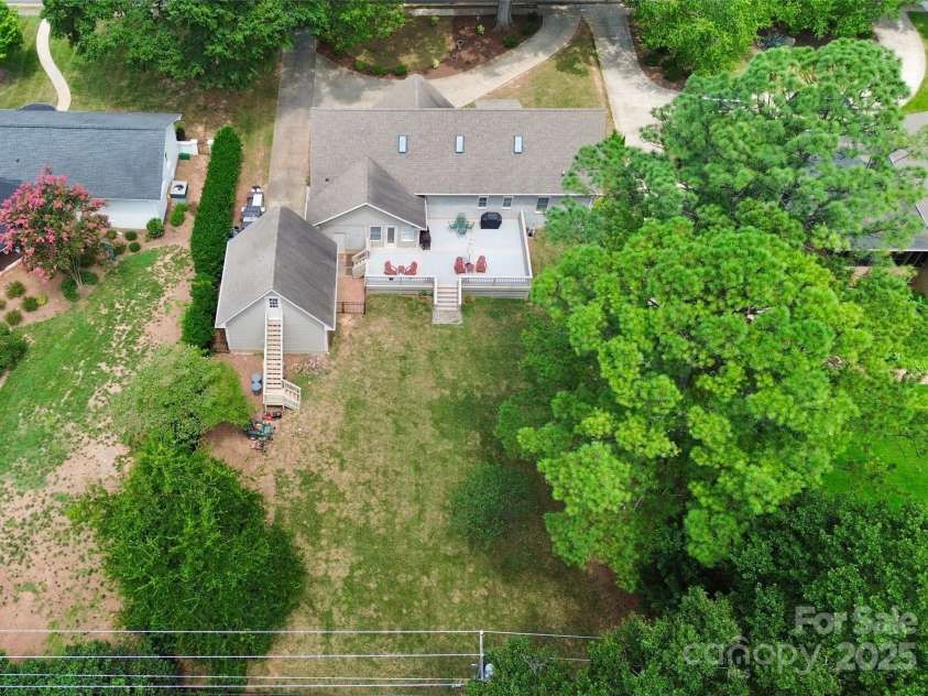 427 Lansdowne Road, Charlotte, NC 28270.  MLS# CAR4278701, YatesRealty ID 25638. 