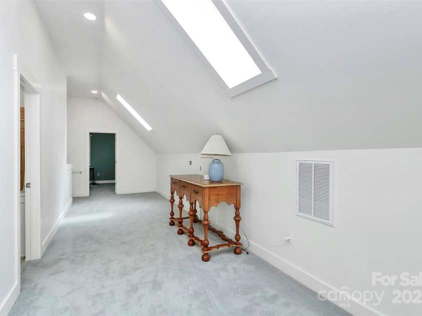 427 Lansdowne Road, Charlotte, NC 28270.  MLS# CAR4278701, YatesRealty ID 25638. Flexible space with skylights!