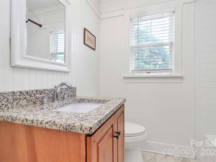 427 Lansdowne Road, Charlotte, NC 28270.  MLS# CAR4278701, YatesRealty ID 25638. Hall bath
