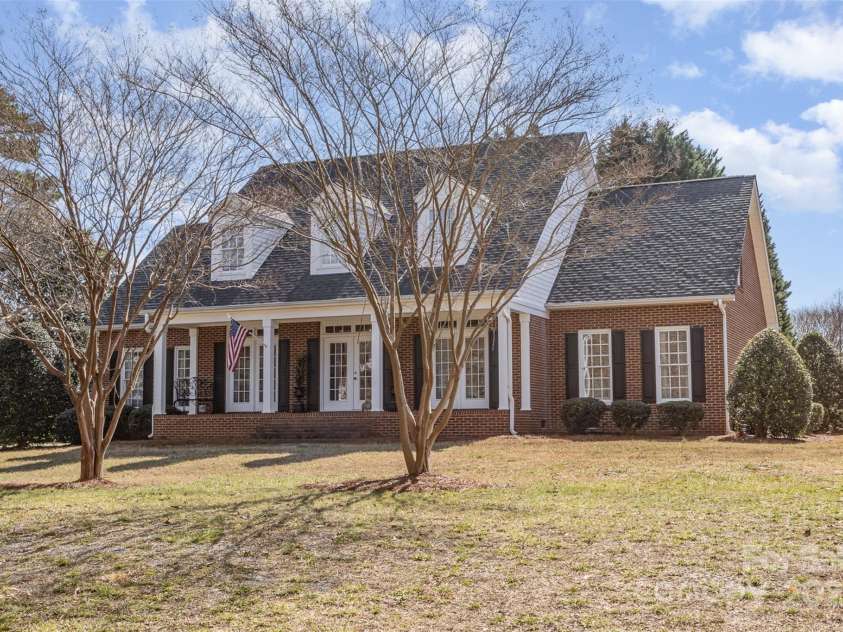 2968 Robinwood Road, Gastonia, NC 28054.  MLS# CAR4223522, YatesRealty ID 2564. 