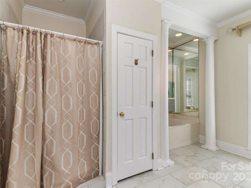 2968 Robinwood Road, Gastonia, NC 28054.  MLS# CAR4223522, YatesRealty ID 2564. 