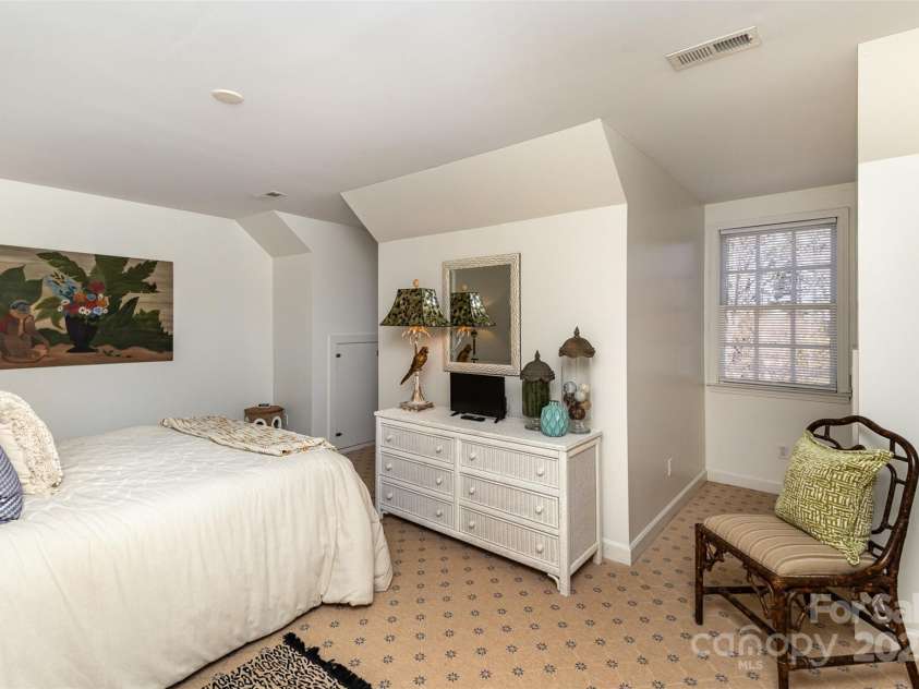 2968 Robinwood Road, Gastonia, NC 28054.  MLS# CAR4223522, YatesRealty ID 2564. 