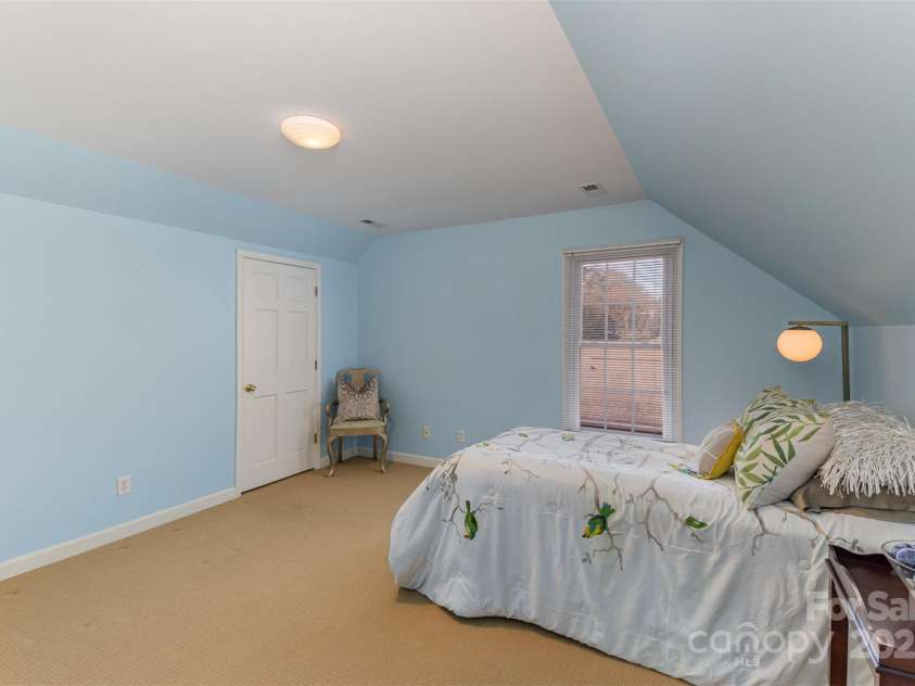 2968 Robinwood Road, Gastonia, NC 28054.  MLS# CAR4223522, YatesRealty ID 2564. 