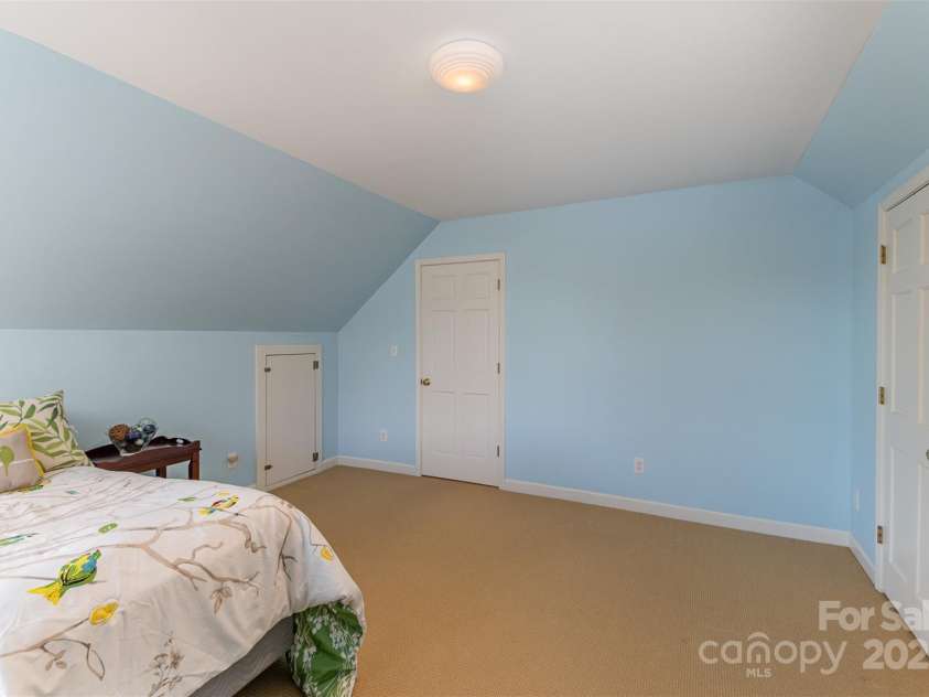 2968 Robinwood Road, Gastonia, NC 28054.  MLS# CAR4223522, YatesRealty ID 2564. 