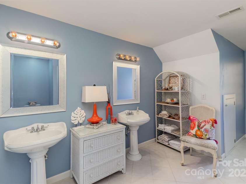 2968 Robinwood Road, Gastonia, NC 28054.  MLS# CAR4223522, YatesRealty ID 2564. 