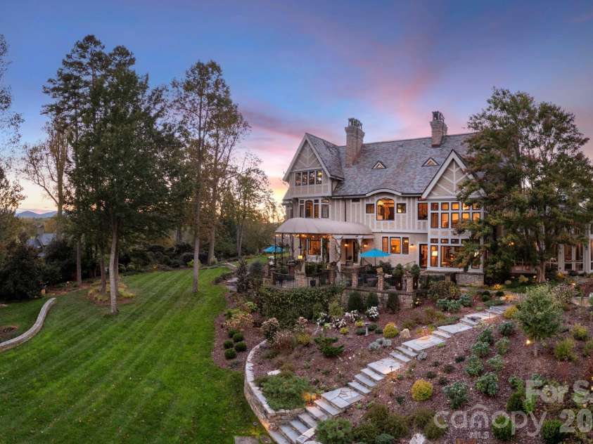 8 Fairway Place, Asheville, NC 28803.  MLS# CAR4245541, YatesRealty ID 2564. Mature trees add privacy and a natural boundary