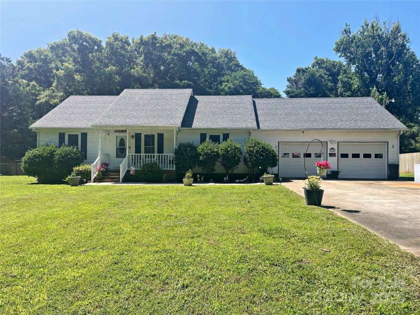 2174 Eastview Road, Rock Hill, SC 29732.  MLS# CAR4273630, YatesRealty ID 25640. 