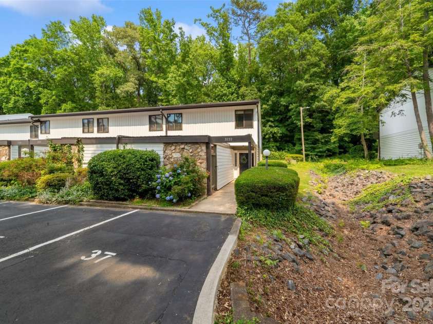 3737 Winding Creek Lane, Charlotte, NC 28226.  MLS# CAR4266288, YatesRealty ID 25641. 