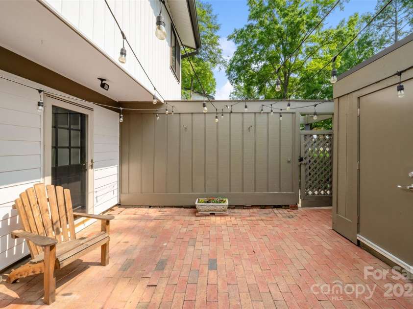 3737 Winding Creek Lane, Charlotte, NC 28226.  MLS# CAR4266288, YatesRealty ID 25641. 