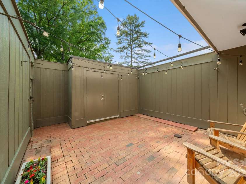 3737 Winding Creek Lane, Charlotte, NC 28226.  MLS# CAR4266288, YatesRealty ID 25641. 