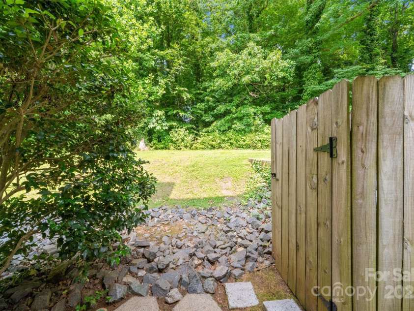 3737 Winding Creek Lane, Charlotte, NC 28226.  MLS# CAR4266288, YatesRealty ID 25641. 