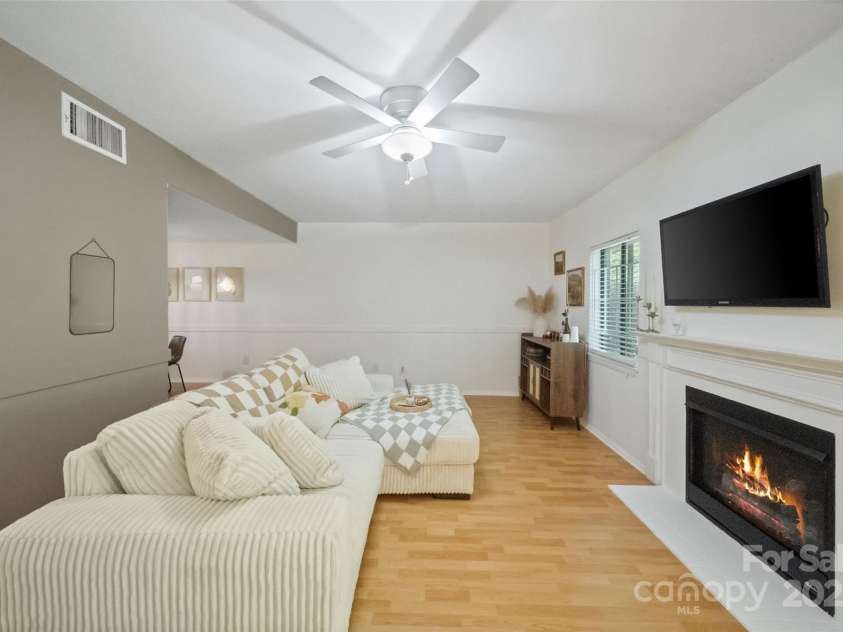 3737 Winding Creek Lane, Charlotte, NC 28226.  MLS# CAR4266288, YatesRealty ID 25641. 