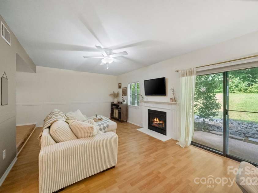 3737 Winding Creek Lane, Charlotte, NC 28226.  MLS# CAR4266288, YatesRealty ID 25641. 