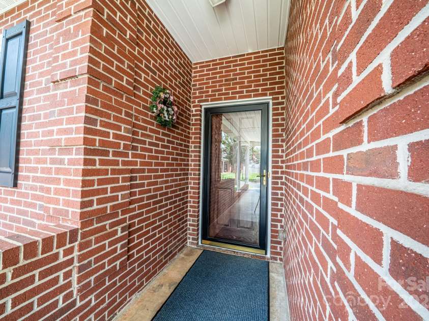 6241 Orchid Court, Denver, NC 28037.  MLS# CAR4277359, YatesRealty ID 25643. 