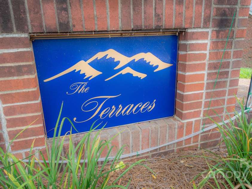 6241 Orchid Court, Denver, NC 28037.  MLS# CAR4277359, YatesRealty ID 25643. 