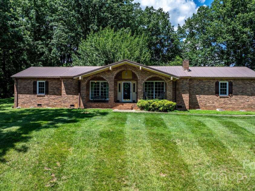 1560 Lafayette Avenue, Hudson, NC 28638.  MLS# CAR4277922, YatesRealty ID 25644. 