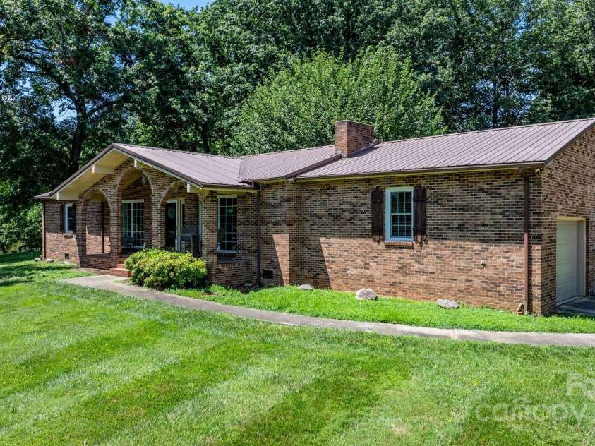 1560 Lafayette Avenue, Hudson, NC 28638.  MLS# CAR4277922, YatesRealty ID 25644. 