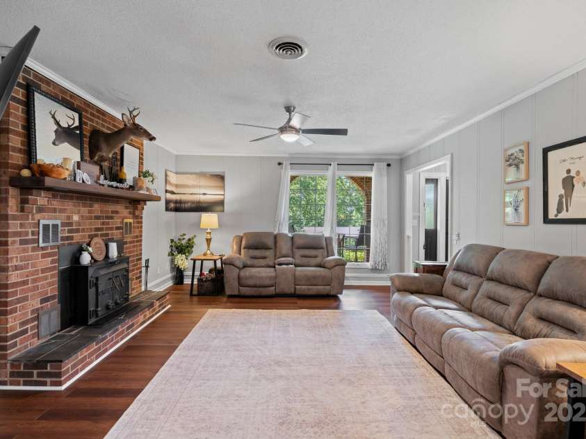 1560 Lafayette Avenue, Hudson, NC 28638.  MLS# CAR4277922, YatesRealty ID 25644. 