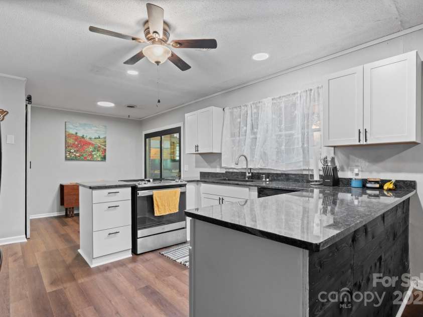 1560 Lafayette Avenue, Hudson, NC 28638.  MLS# CAR4277922, YatesRealty ID 25644. 