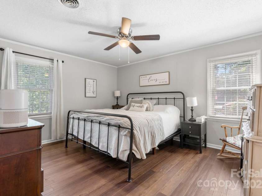1560 Lafayette Avenue, Hudson, NC 28638.  MLS# CAR4277922, YatesRealty ID 25644. 