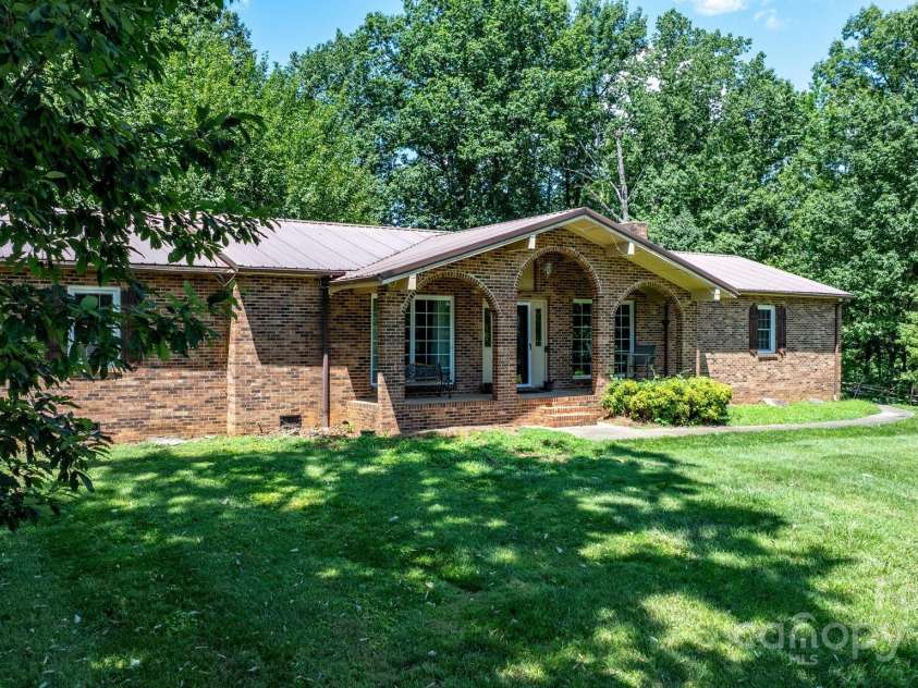 1560 Lafayette Avenue, Hudson, NC 28638.  MLS# CAR4277922, YatesRealty ID 25644. 