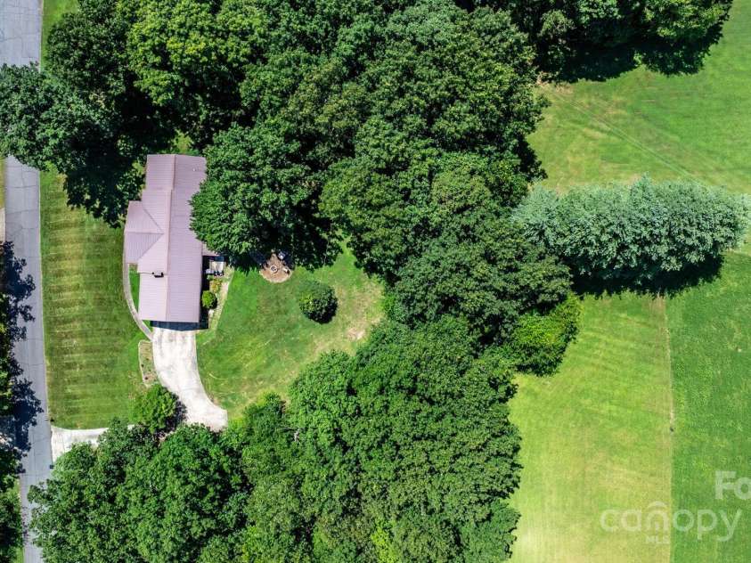 1560 Lafayette Avenue, Hudson, NC 28638.  MLS# CAR4277922, YatesRealty ID 25644. 