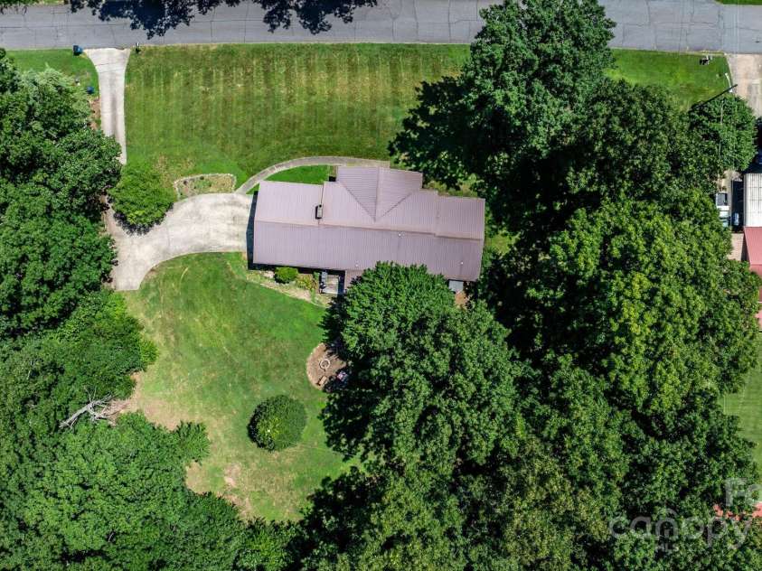 1560 Lafayette Avenue, Hudson, NC 28638.  MLS# CAR4277922, YatesRealty ID 25644. 