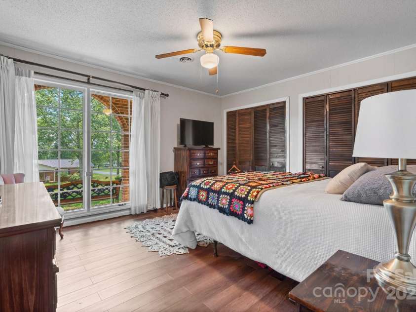 1560 Lafayette Avenue, Hudson, NC 28638.  MLS# CAR4277922, YatesRealty ID 25644. 