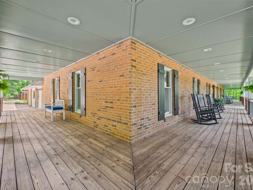 16105 Langston Drive, Charlotte, NC 28278.  MLS# CAR4383819, YatesRealty ID 25644. 