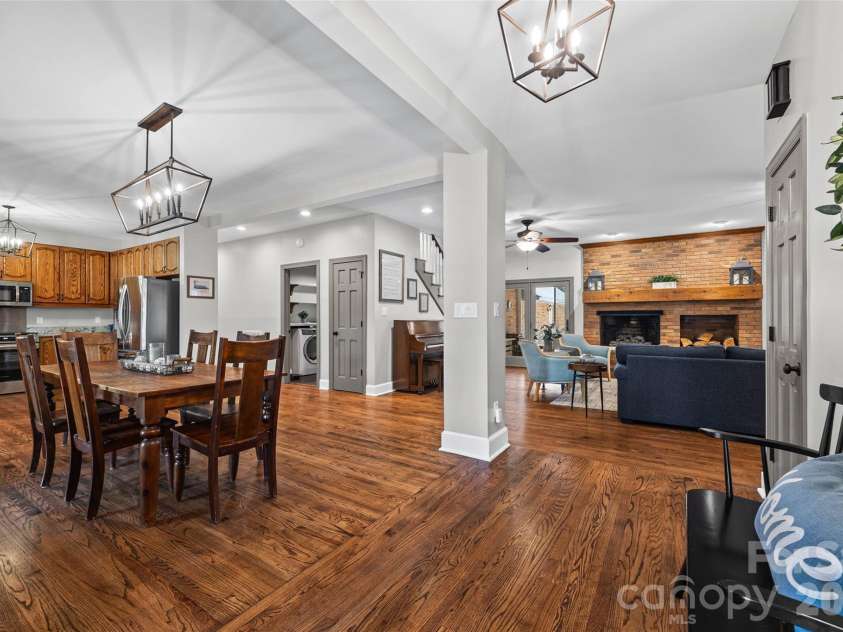 16105 Langston Drive, Charlotte, NC 28278.  MLS# CAR4383819, YatesRealty ID 25644. 