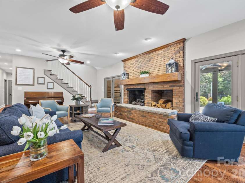 16105 Langston Drive, Charlotte, NC 28278.  MLS# CAR4383819, YatesRealty ID 25644. 